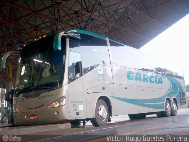 Viação Garcia 7572 na cidade de Maringá, Paraná, Brasil, por Victor Hugo Guedes Pereira. Número da foto: #37077.