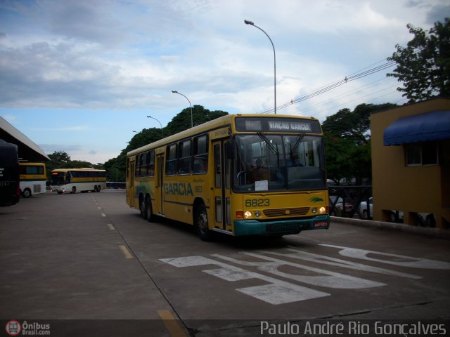 Viação Garcia 6823 na cidade de Maringá, Paraná, Brasil, por André Nordeste. Número da foto: #61788.