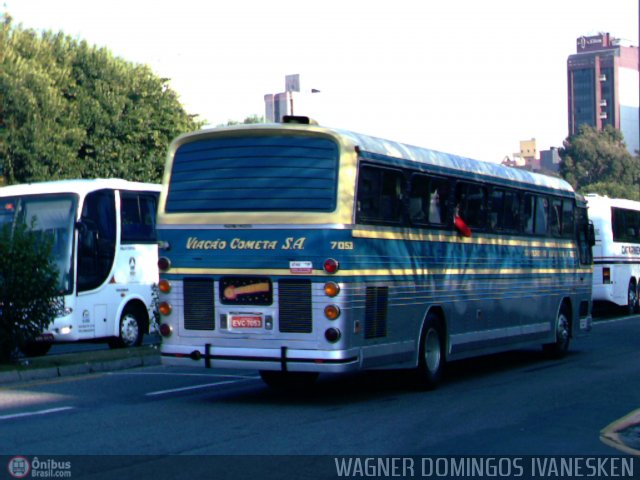 Viação Cometa 7053 na cidade de Curitiba, Paraná, Brasil, por Wagner Domingos Ivanesken. Número da foto: #889.