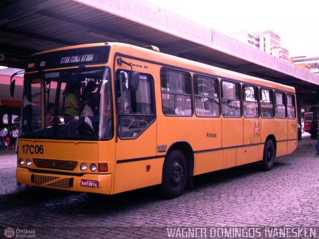 Expresso Azul 17C06 na cidade de Curitiba, Paraná, Brasil, por Wagner Domingos Ivanesken. Número da foto: #879.