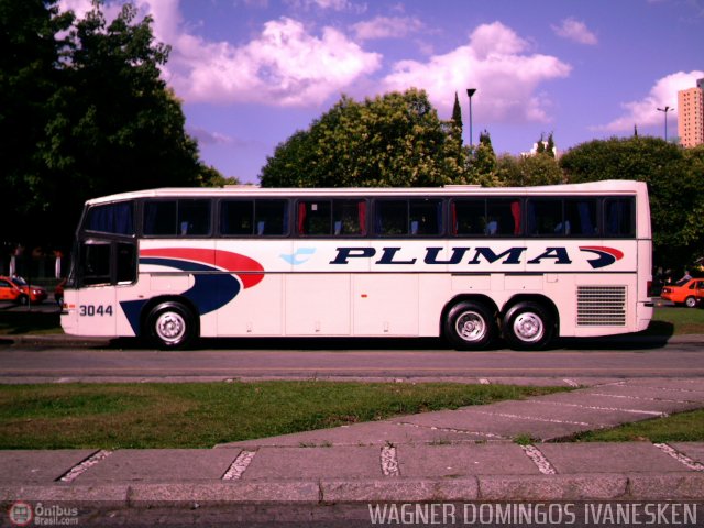 Pluma Conforto e Turismo 3044 na cidade de Curitiba, Paraná, Brasil, por Wagner Domingos Ivanesken. ID da foto: 626.