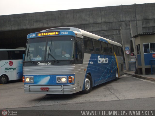 Viação Cometa 7434 na cidade de Curitiba, Paraná, Brasil, por Wagner Domingos Ivanesken. ID da foto: 614.