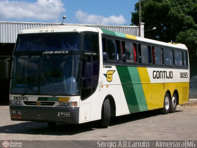 Empresa Gontijo de Transportes 11095 na cidade de Almenara, Minas Gerais, Brasil, por Sérgio Augusto Braga Canuto. Número da foto: #5194.