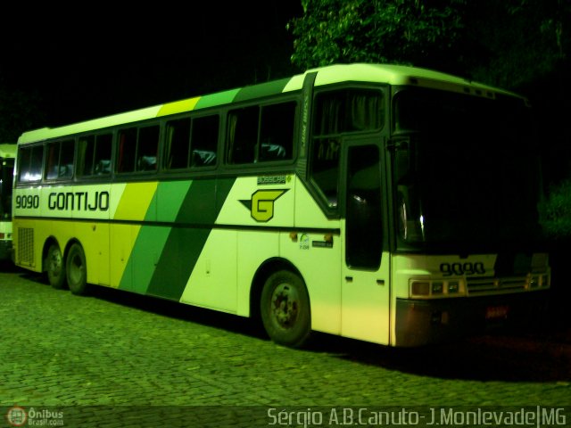 Empresa Gontijo de Transportes 9090 na cidade de João Monlevade, Minas Gerais, Brasil, por Sérgio Augusto Braga Canuto. ID da foto: 5211.