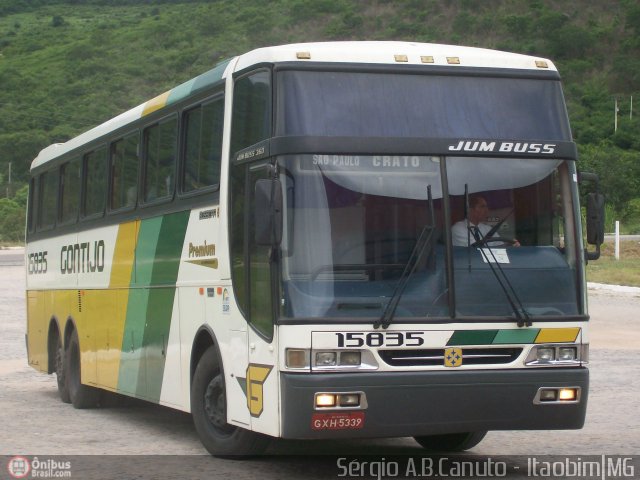 Empresa Gontijo de Transportes 15835 na cidade de Itaobim, Minas Gerais, Brasil, por Sérgio Augusto Braga Canuto. ID da foto: 5521.