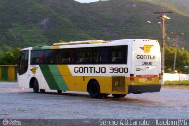Empresa Gontijo de Transportes 3900 na cidade de Itaobim, Minas Gerais, Brasil, por Sérgio Augusto Braga Canuto. Número da foto: #9509.