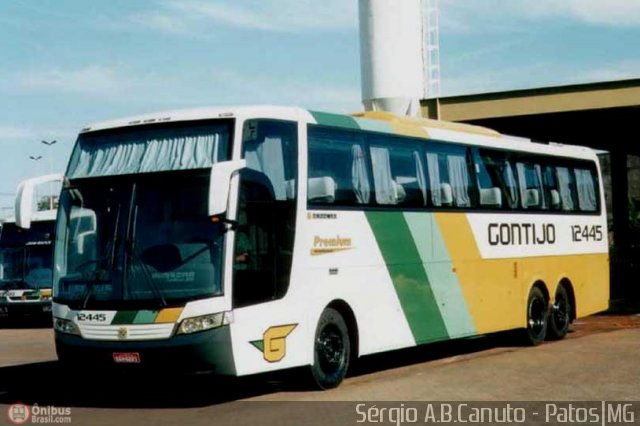 Empresa Gontijo de Transportes 12445 na cidade de Patos de Minas, Minas Gerais, Brasil, por Sérgio Augusto Braga Canuto. ID da foto: 9497.