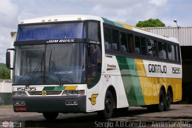 Empresa Gontijo de Transportes 15235 na cidade de Almenara, Minas Gerais, Brasil, por Sérgio Augusto Braga Canuto. ID da foto: 10042.