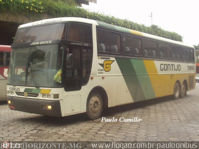 Empresa Gontijo de Transportes 5860 na cidade de Belo Horizonte, Minas Gerais, Brasil, por Paulo Camillo Mendes Maria. ID da foto: 13927.