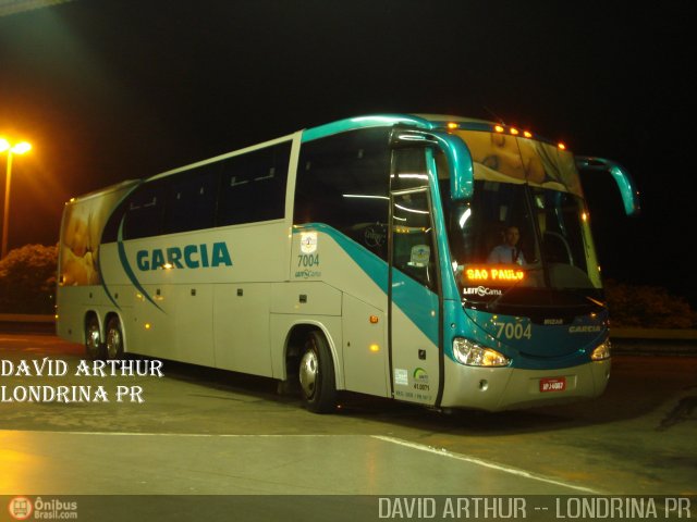 Viação Garcia 7004 na cidade de Londrina, Paraná, Brasil, por David Arthur. ID da foto: 15436.