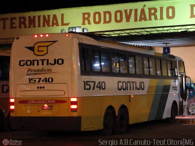 Empresa Gontijo de Transportes 15740 na cidade de Teófilo Otoni, Minas Gerais, Brasil, por Sérgio Augusto Braga Canuto. ID da foto: 18414.