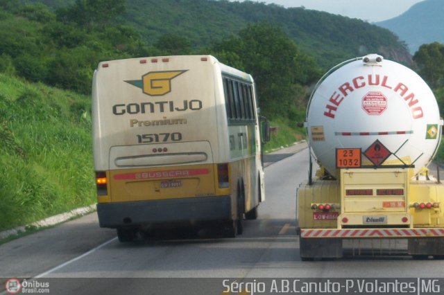 Empresa Gontijo de Transportes 15170 na cidade de Ponto dos Volantes, Minas Gerais, Brasil, por Sérgio Augusto Braga Canuto. ID da foto: 19911.