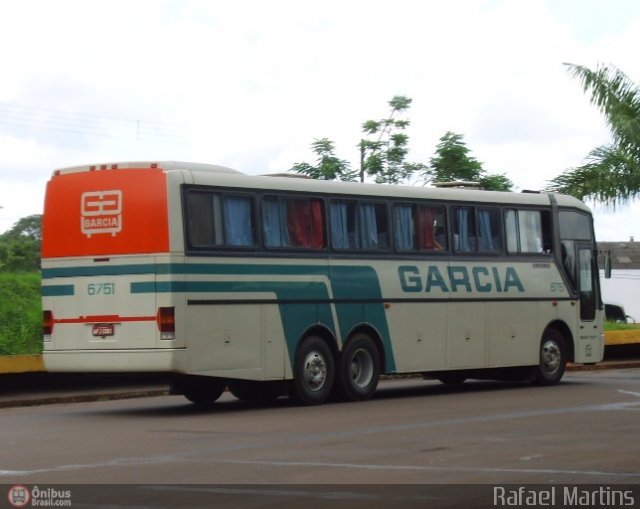 Viação Garcia 6751 na cidade de Londrina, Paraná, Brasil, por Rafael Martins. ID da foto: 21288.