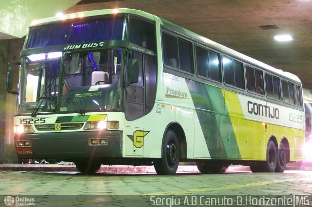 Empresa Gontijo de Transportes 15225 na cidade de Belo Horizonte, Minas Gerais, Brasil, por Sérgio Augusto Braga Canuto. ID da foto: 27602.