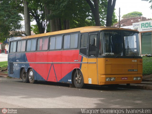 Ônibus Particulares 08 na cidade de Ivaiporã, Paraná, Brasil, por Wagner Domingos Ivanesken. Número da foto: #34235.